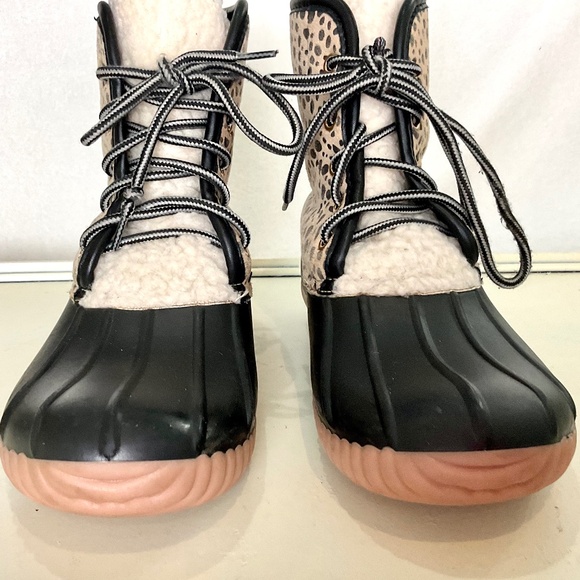 SIMPLY SOUTHERN Women's Tan Black Leopard Lace Up Rain Snow Duck Boots Size 7 - Picture 5 of 16